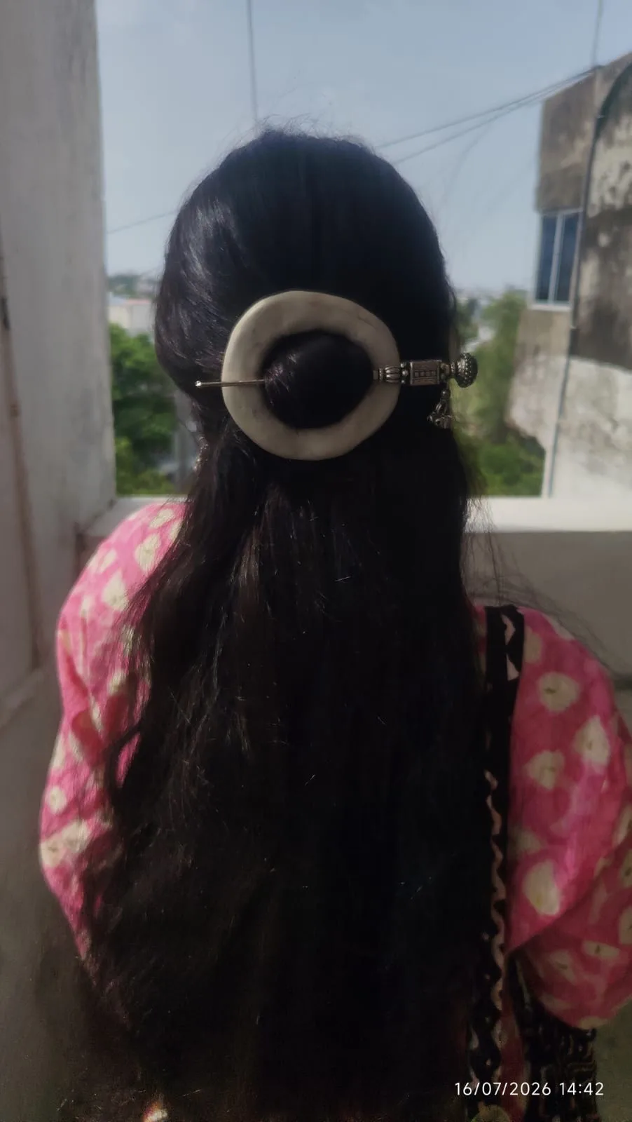 THE CHAMELEON  ~ One soul, different personalities.     - Hair Barrette — 5