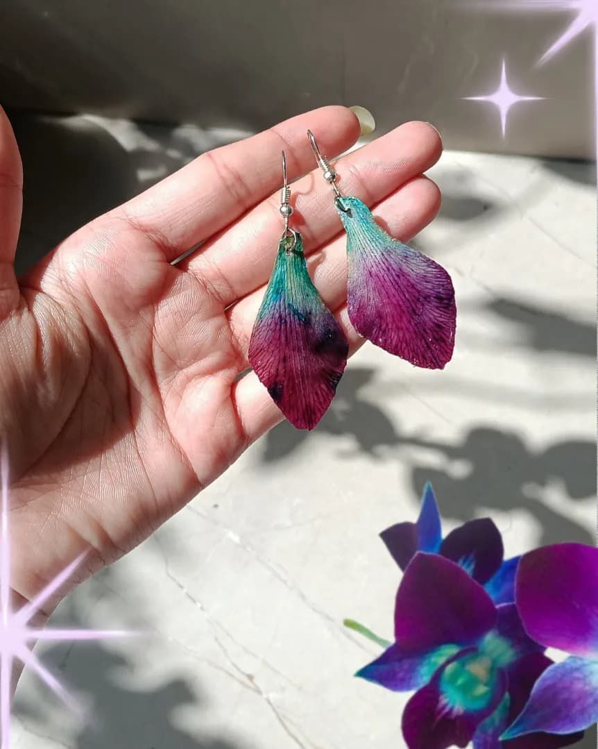 Handcrafted earrings made with love just for you ! ✨